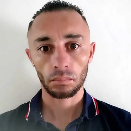 Operario mantenimiento Lleida: me ofrezco para trabajar en limpieza, conducción y oficios varios. Soy Danilo Aldana, tengo 34 años.